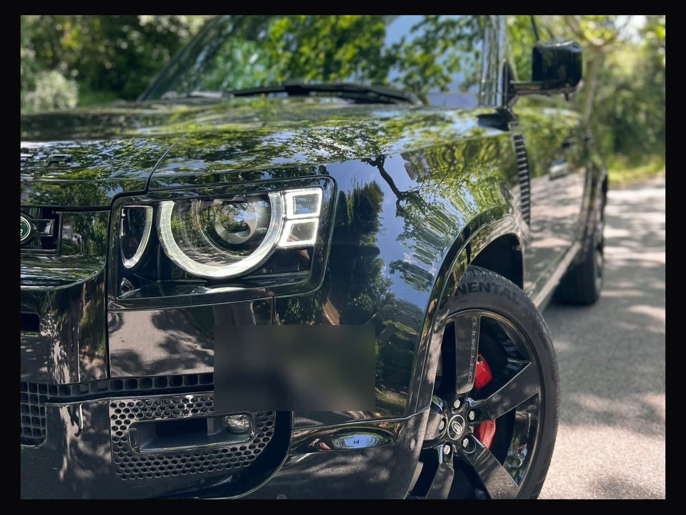 Land Rover Defender: Full Black Edition